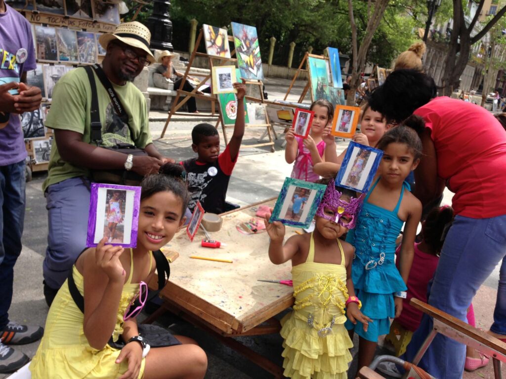 Volunteer in Cuba Arts & Crafts Project